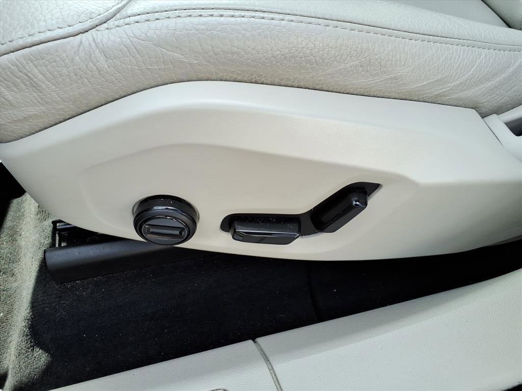 2022 Volvo XC60 B5 Momentum photo 17