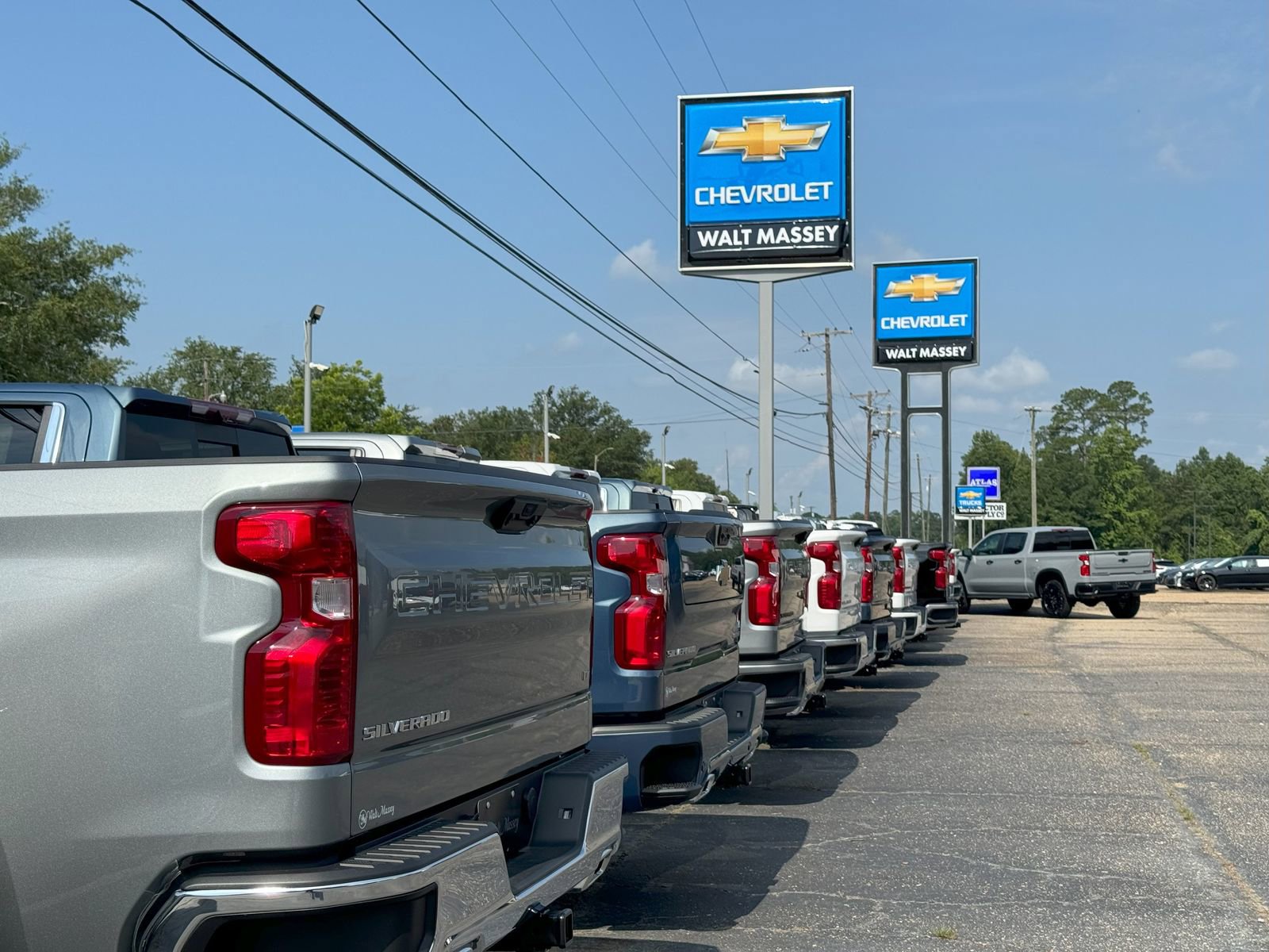 2025 Chevrolet Silverado 2500HD Custom photo 19