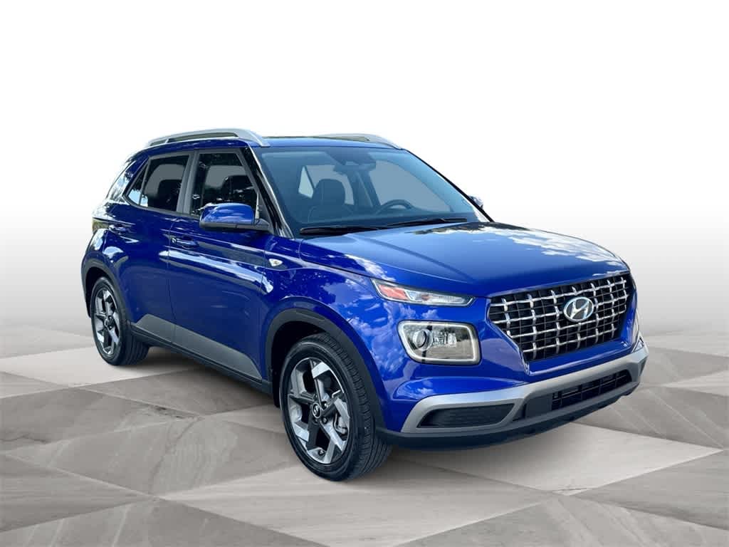 2024 Hyundai Venue Limited photo 2