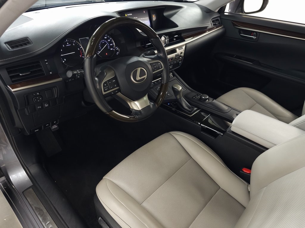 2016 Lexus ES 350 photo 12