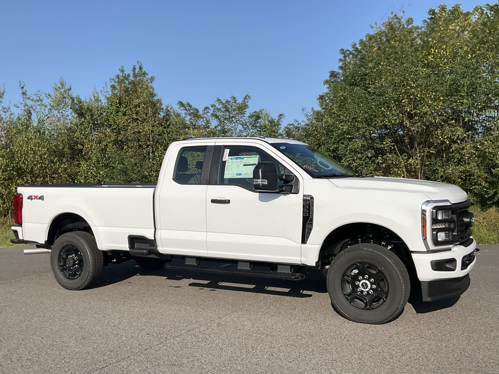 2026 Ford F-350 Super Duty XL's photo