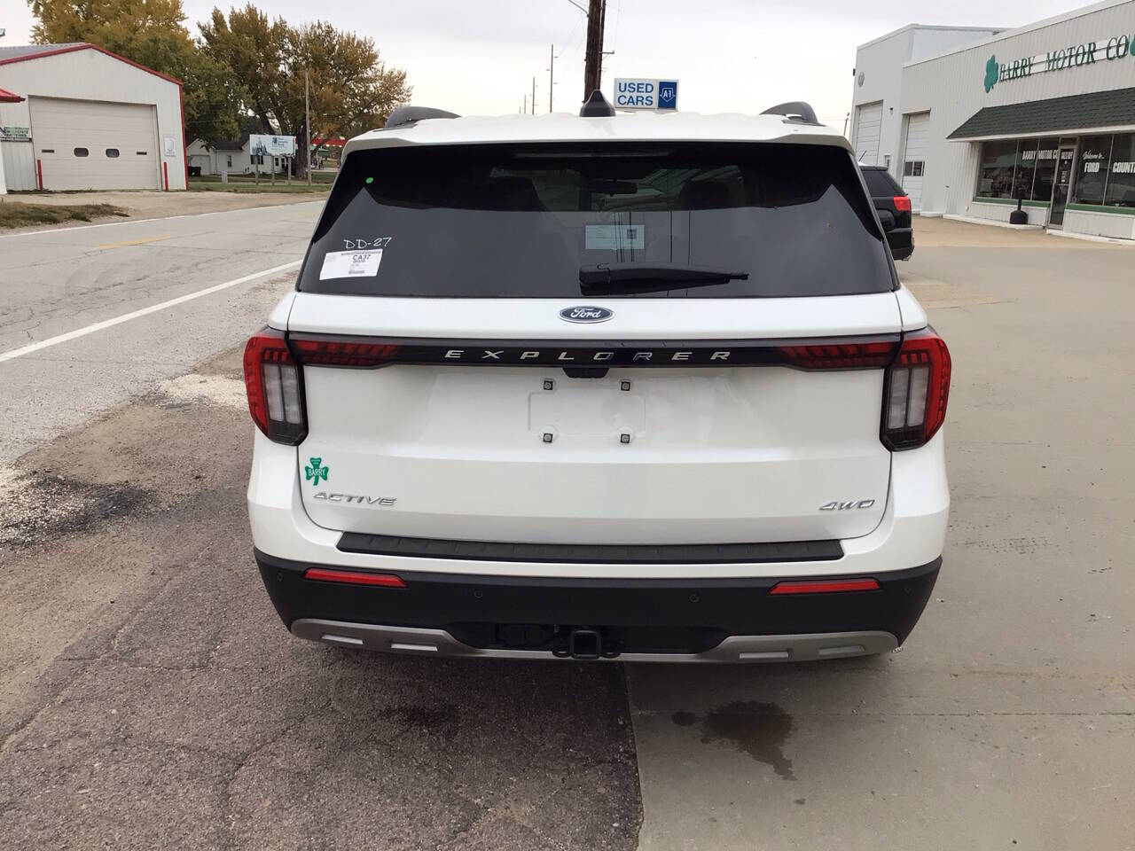 2026 Ford Explorer photo 3