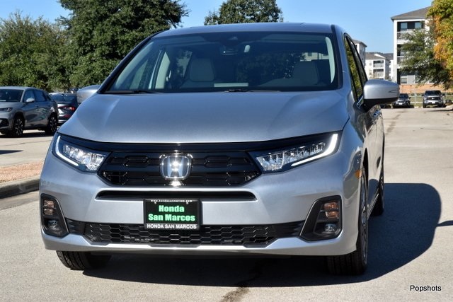 2026 Honda Odyssey Touring's photo