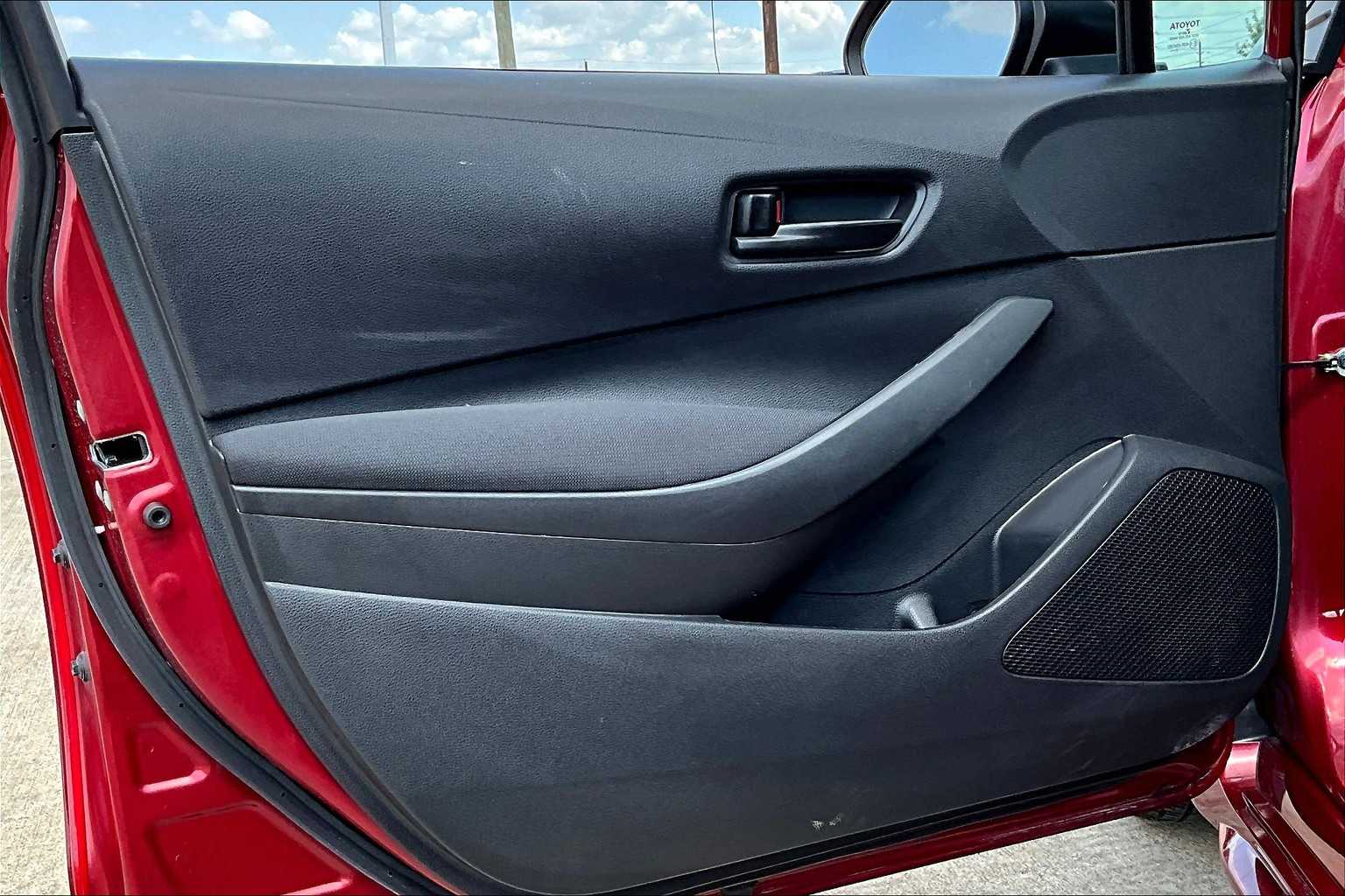 2022 Toyota Corolla LE photo 21
