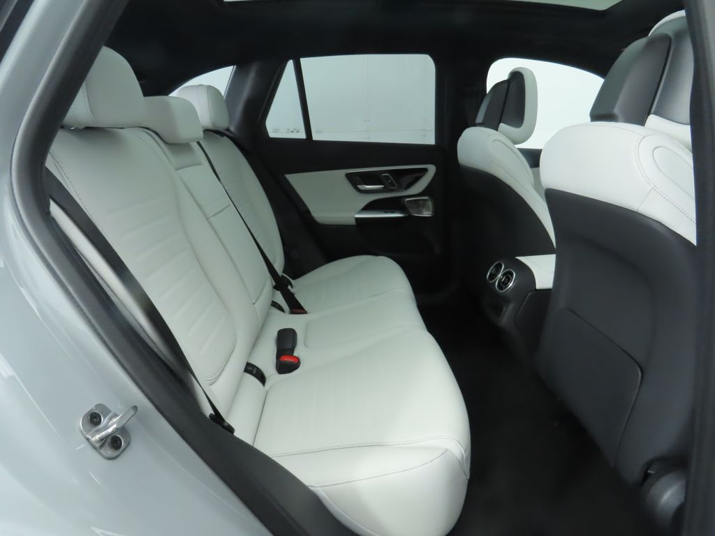 2026 Mercedes Benz GLC 300 4MATIC photo 21