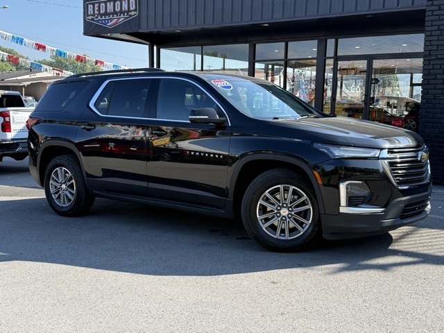 2022 Chevrolet Traverse Leather photo 2