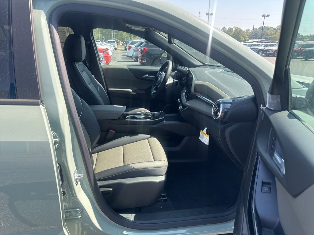 2026 Chevrolet Equinox LT photo 9