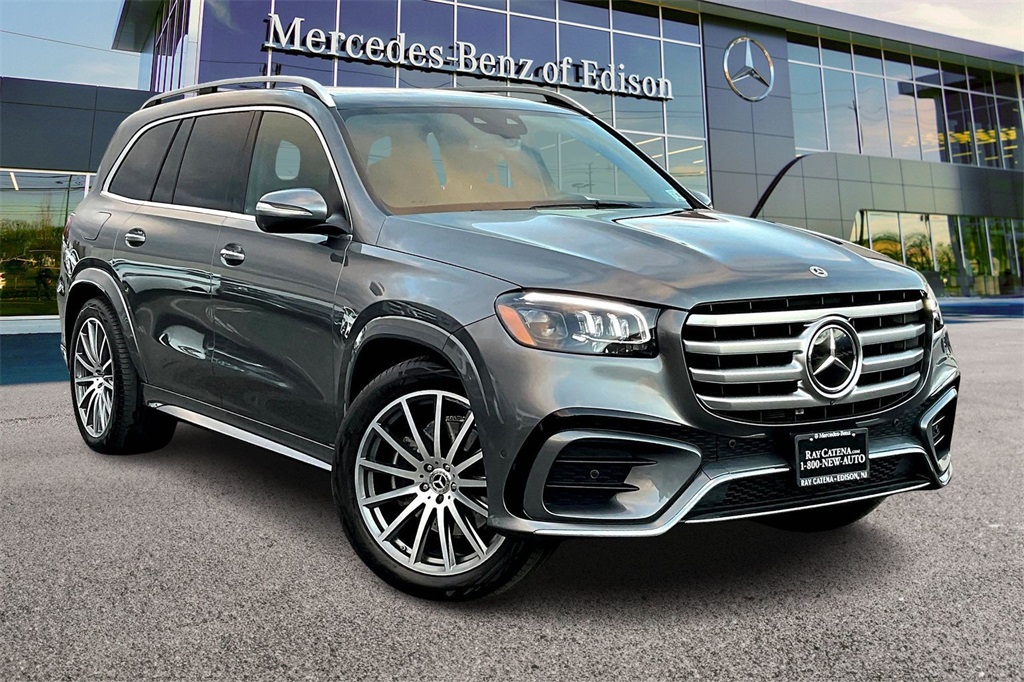 2025 Mercedes-Benz GLS Base's photo
