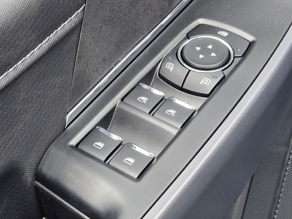 2025 Ford F-150 XLT photo 18