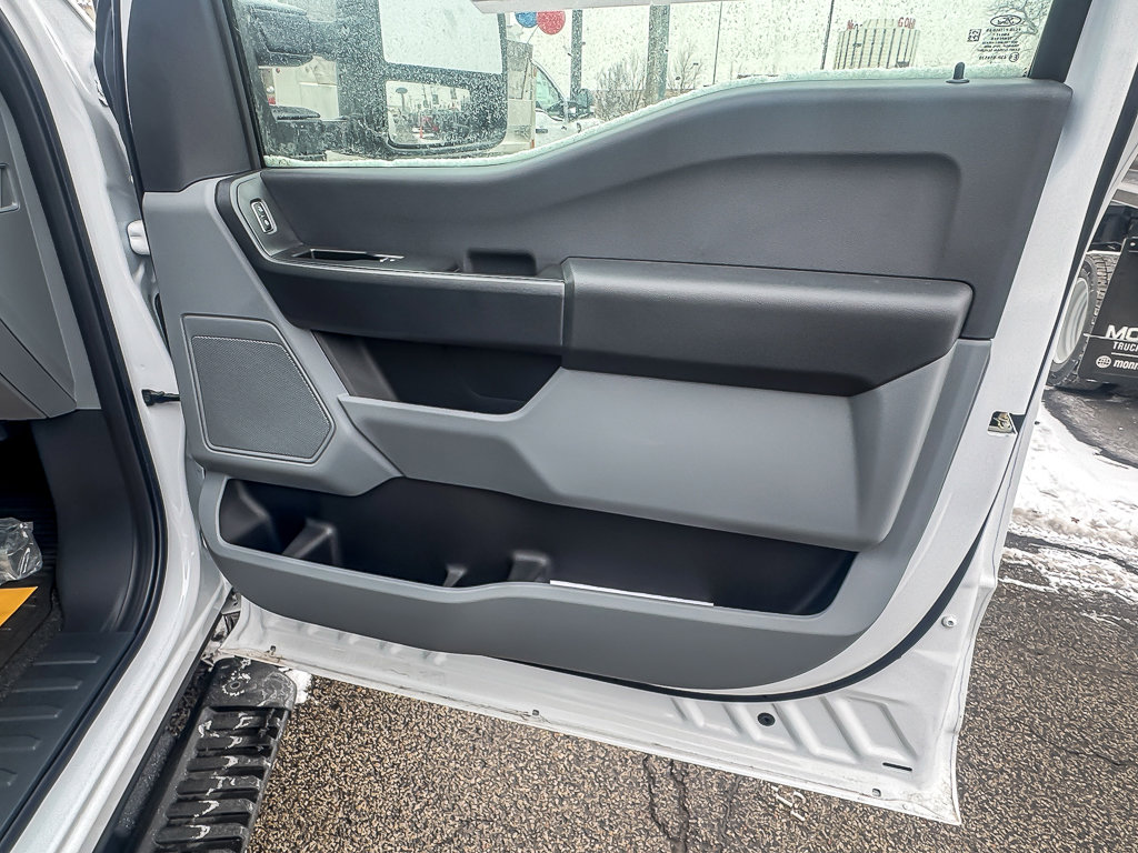 2025 FORD F-450 - Image 28