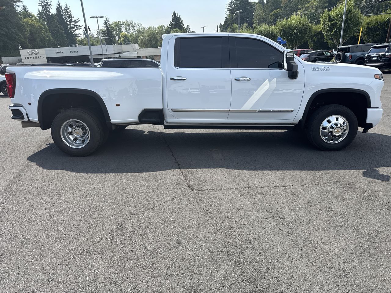 2024 Chevrolet Silverado 3500HD High Country photo 4