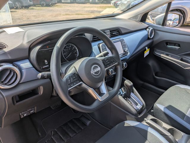 2025 Nissan Versa 1.6 SV photo 11