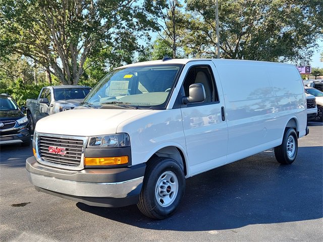 2025 Gmc Savana Cargo 2500 photo 2