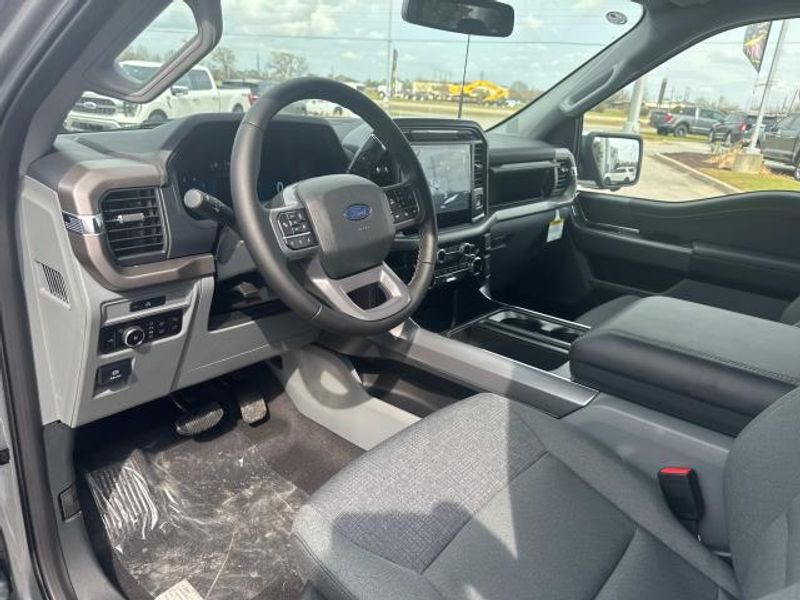 2025 Ford F-150 XLT photo 9
