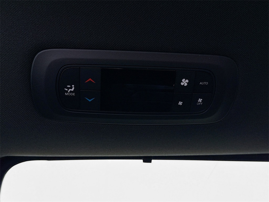 2025 Chrysler Pacifica photo 24