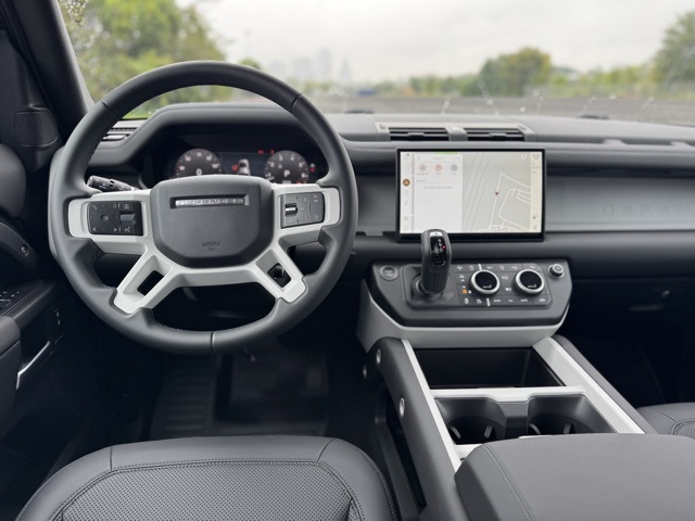 2025 Land Rover Defender 110 S photo 11