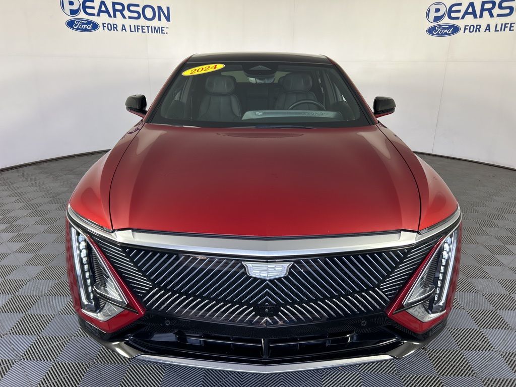 2024 Cadillac Lyriq Luxury photo 3