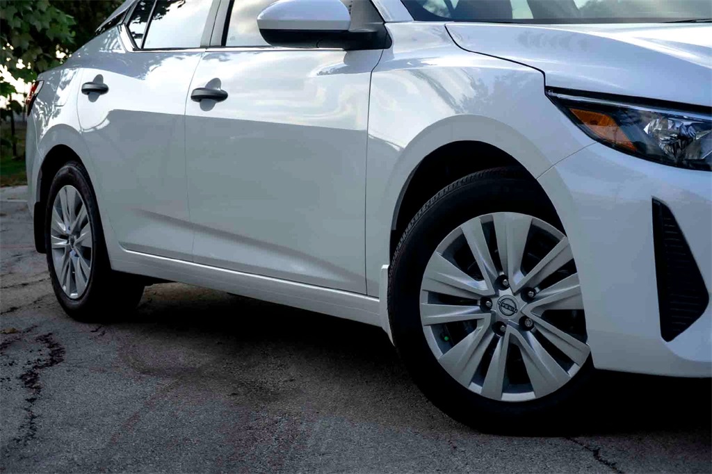 2025 Nissan Sentra S photo 2