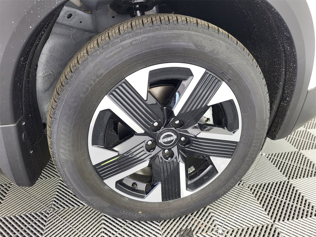 2025 Nissan Kicks SV photo 15