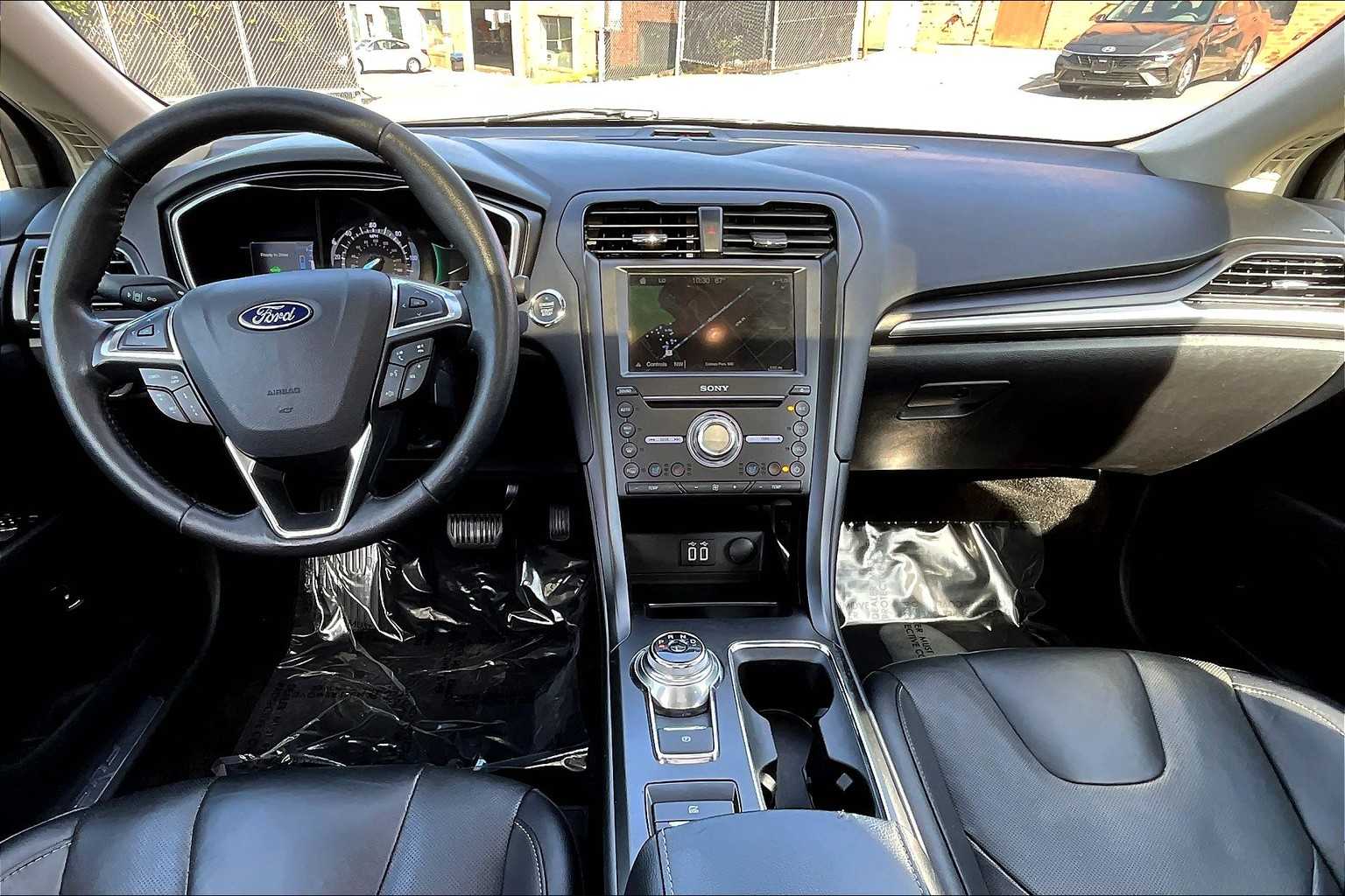 2019 Ford Fusion Hybrid Titanium photo 14