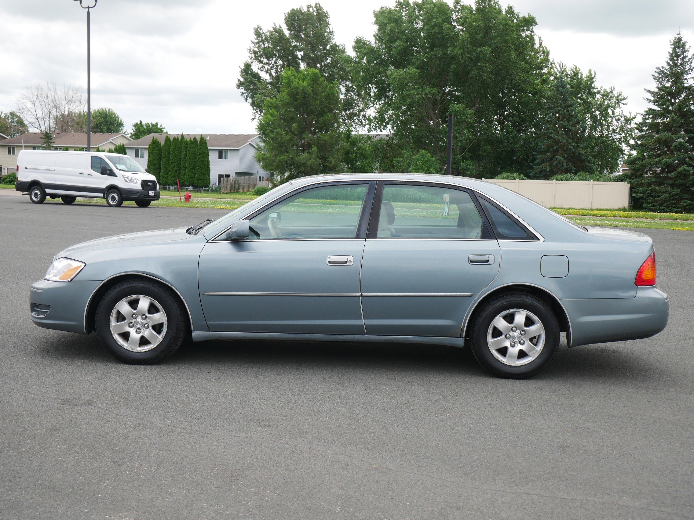 Used 2001 Toyota Avalon XL with VIN 4T1BF28B31U147296 for sale in Hastings, Minnesota