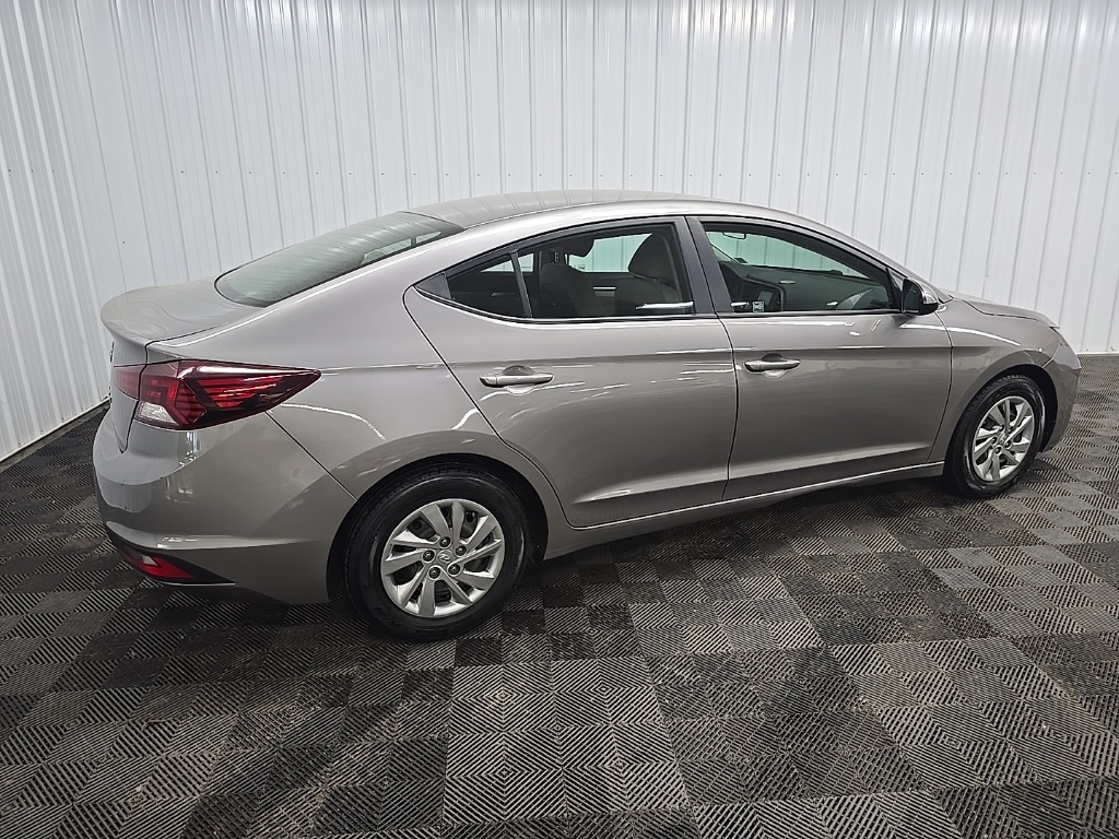 2020 Hyundai Elantra SE photo 3