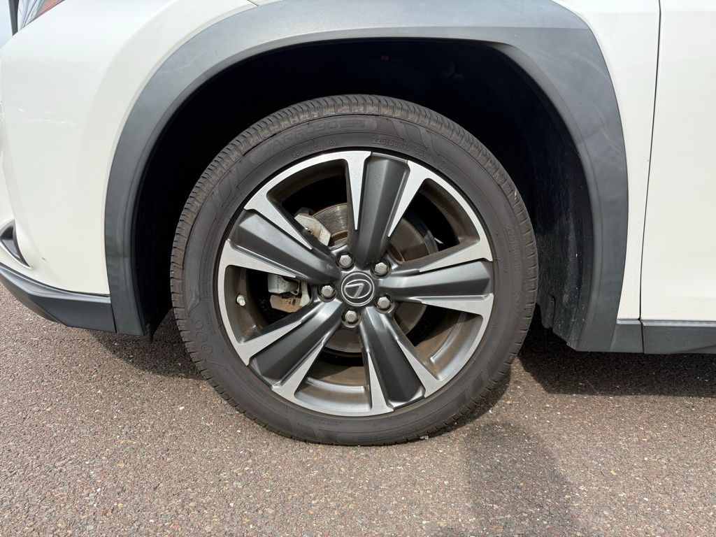 2021 Lexus UX 250h photo 7