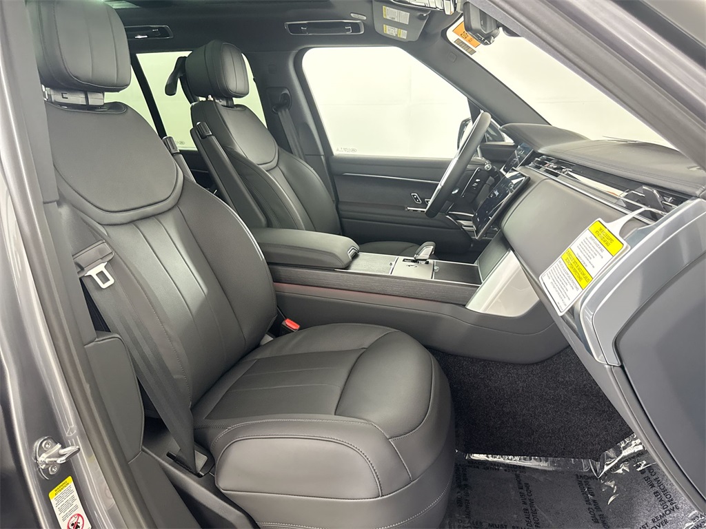 2025 Land Rover Range Rover SE photo 22