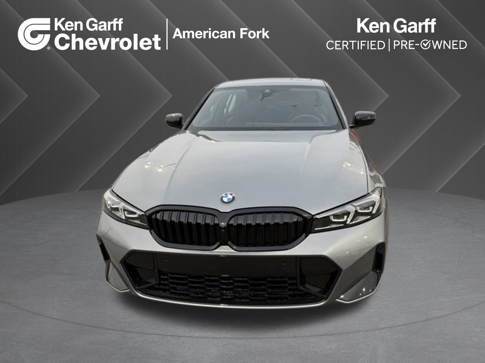 2025 BMW 3 Series 330's photo