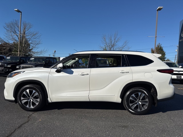 2020 Toyota Highlander XLE photo 6