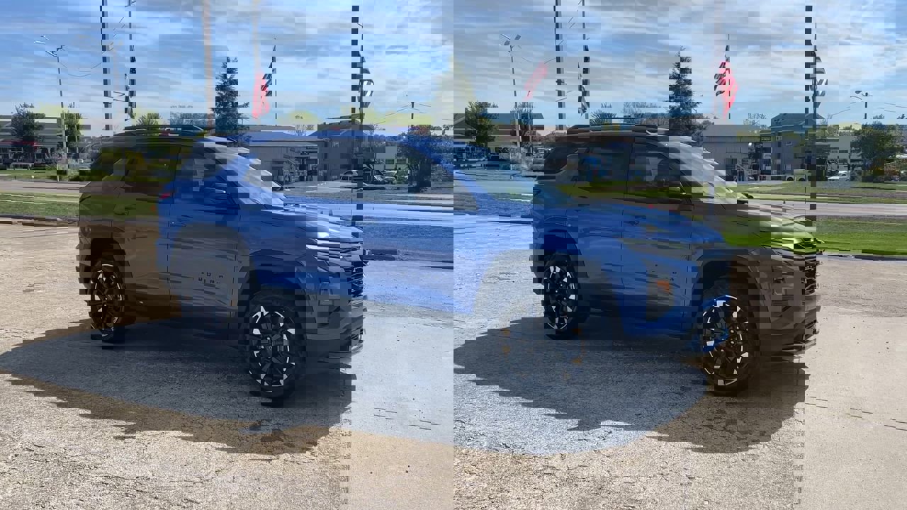 2026 Chevrolet Equinox RS photo 2