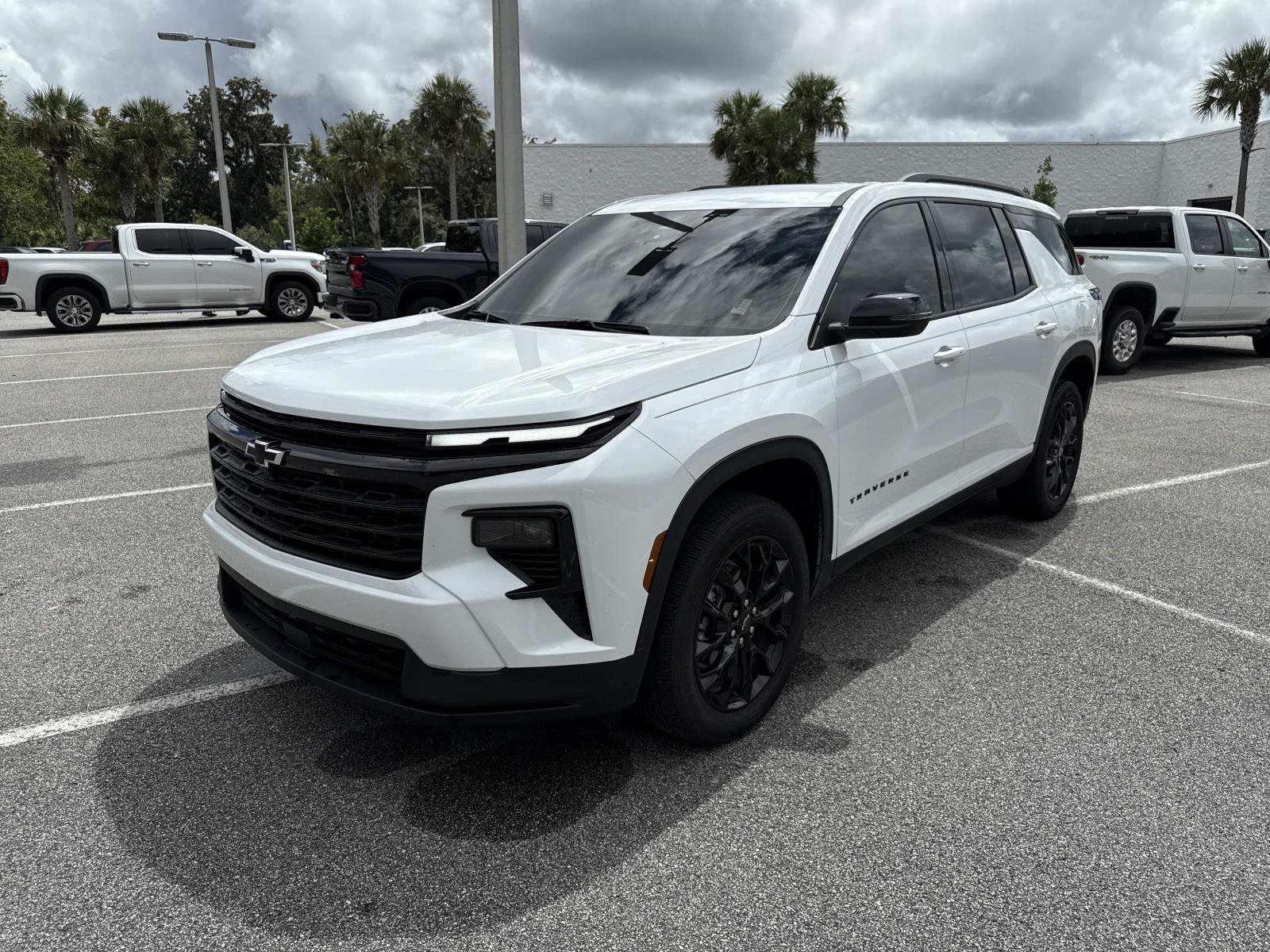 2025 Chevrolet Traverse photo 7