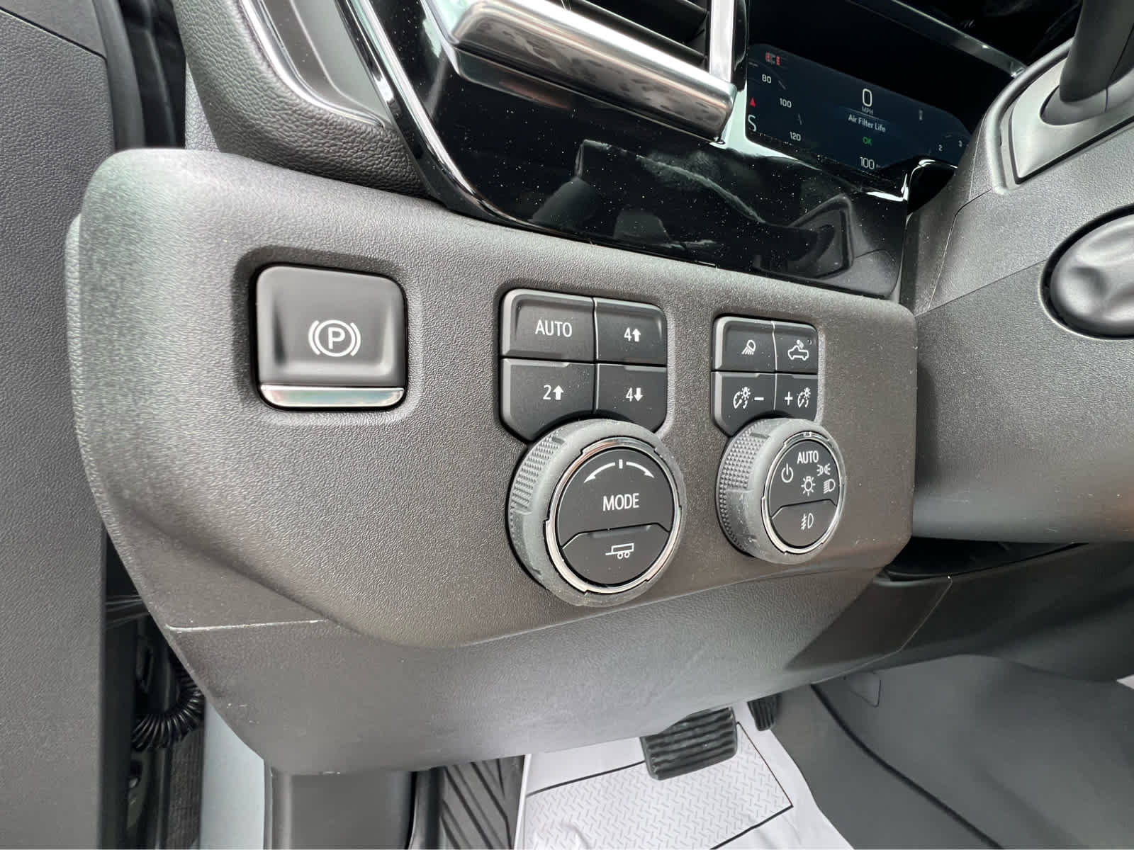 2025 Chevrolet Silverado 1500 LTZ photo 15