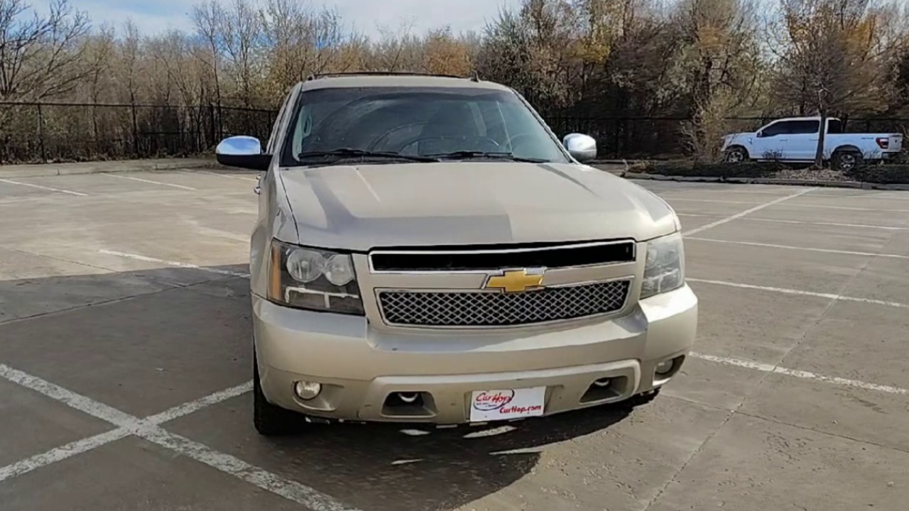 2013 Chevrolet Suburban LTZ 1500 photo 3