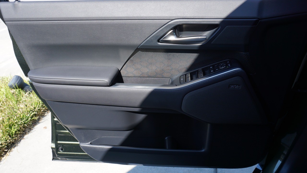 2024 Lexus GX 550 Luxury photo 18