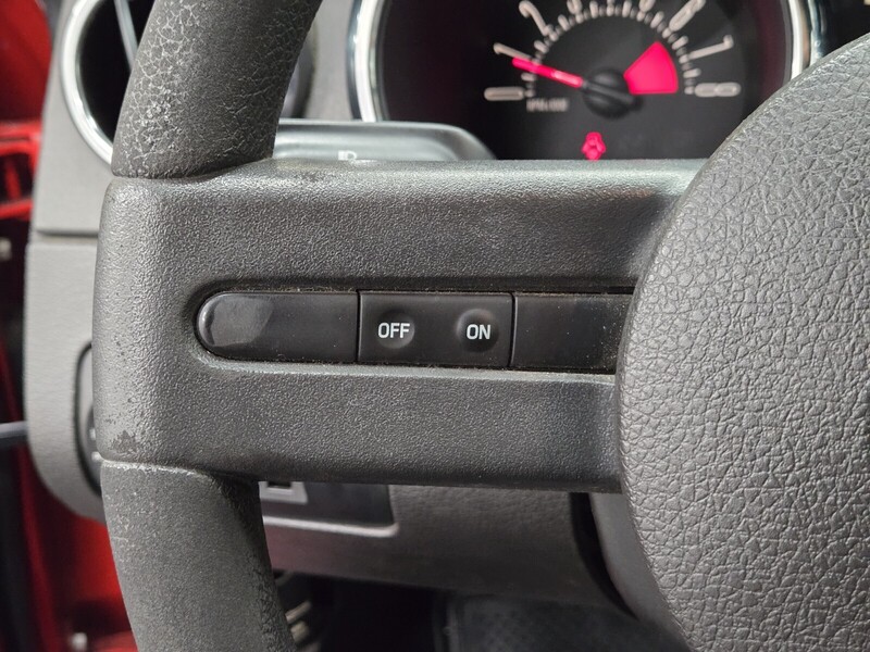 2006 Ford Mustang GT Deluxe photo 18