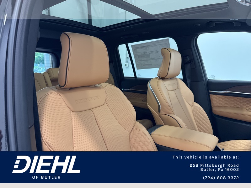 2025 Jeep Grand Cherokee Summit photo 8