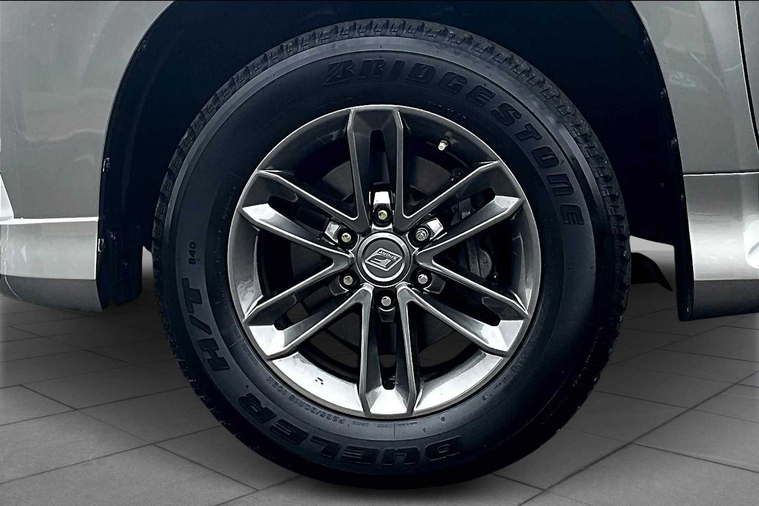 2022 Lexus GX 460 Premium photo 9