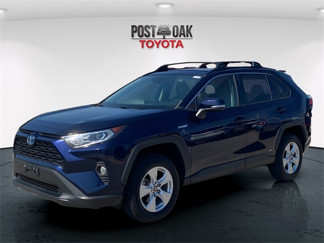 2021 Toyota RAV4 XLE photo 2