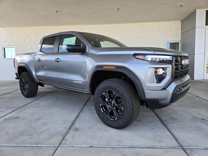 2025 GMC Canyon Elevation's photo