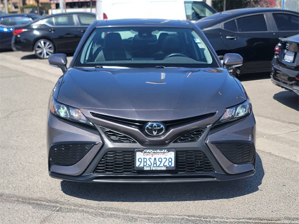 2022 Toyota Camry SE photo 2
