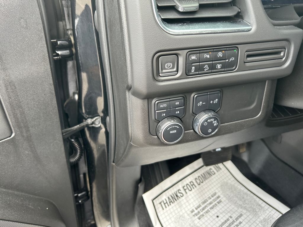 2022 Chevrolet Suburban Z71 photo 23