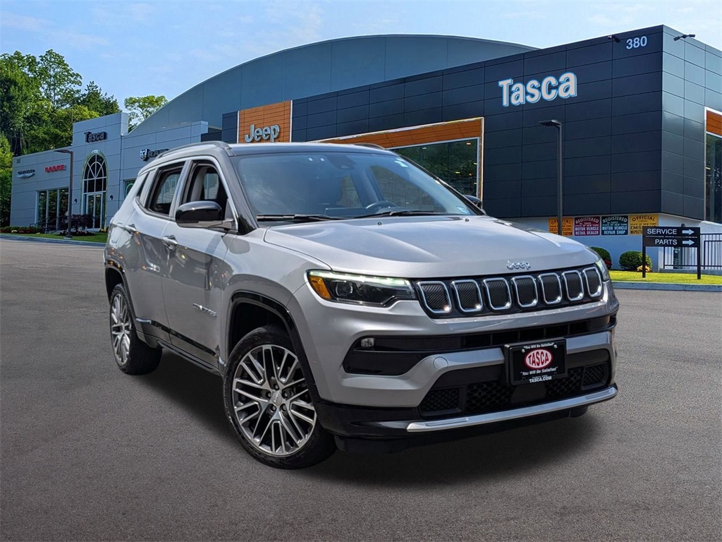 Used 2022 Silver Jeep Limited image 1