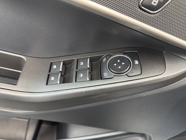 2025 Ford Explorer photo 9