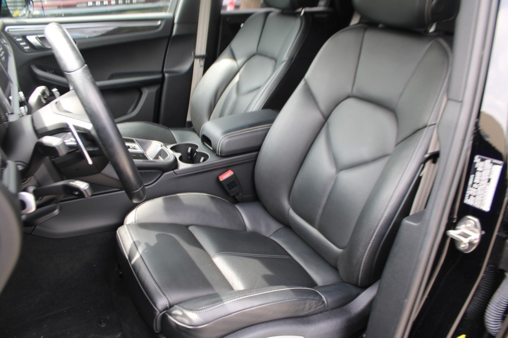 2024 Porsche Macan photo 5