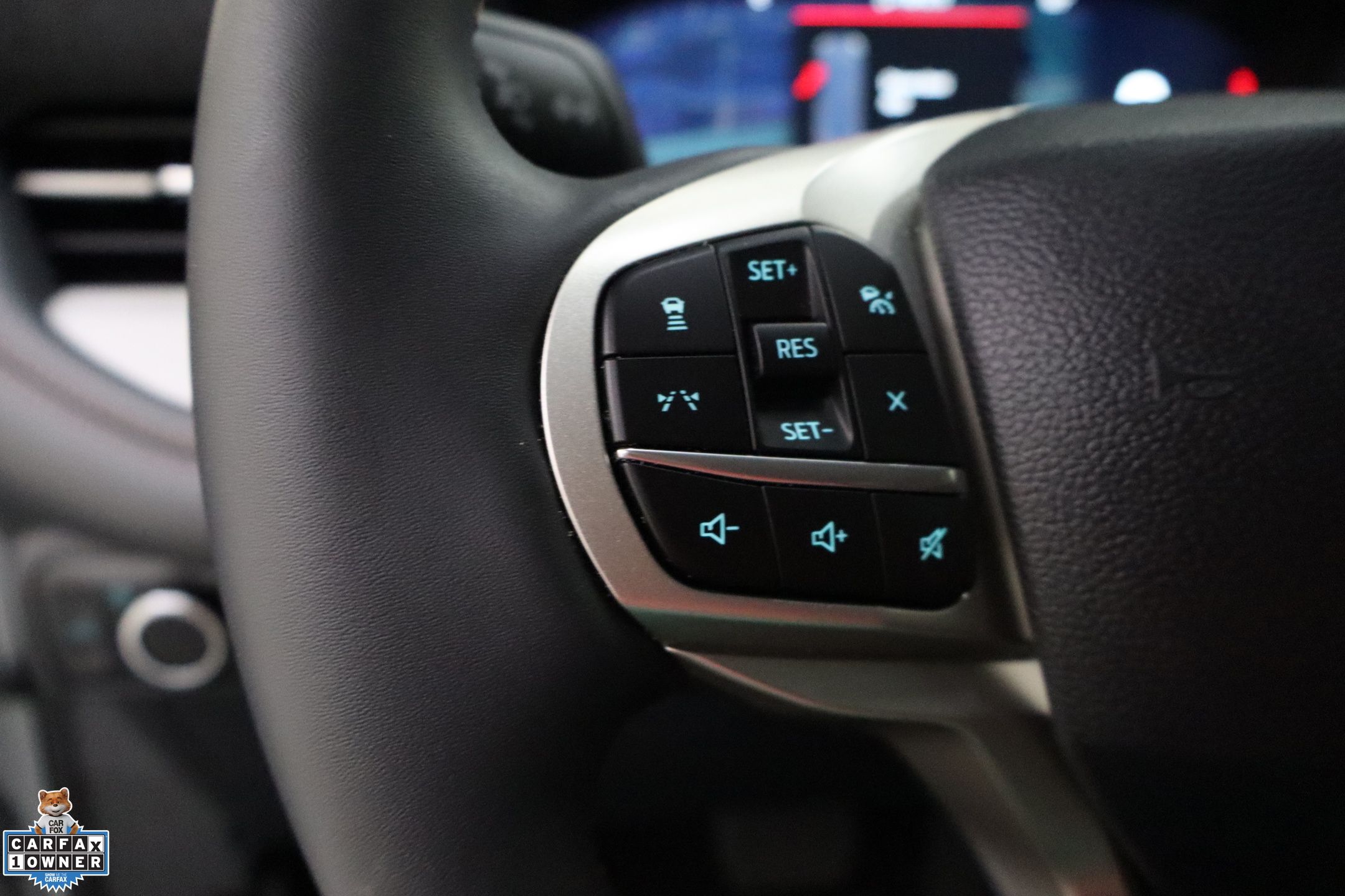 2025 Ford Explorer photo 17
