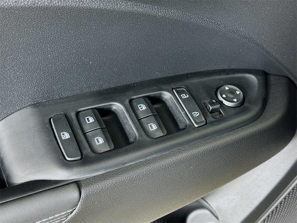 2025 Hyundai Venue Limited photo 16