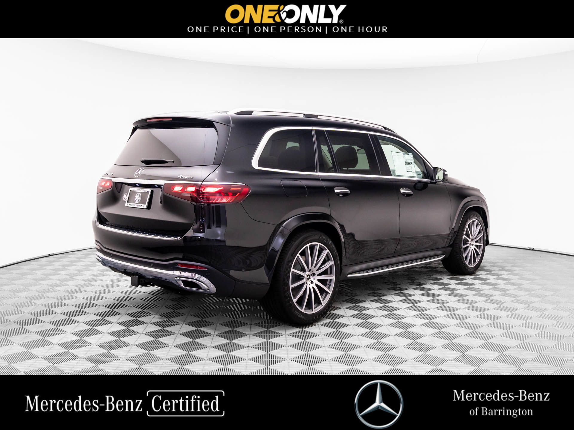 2025 Mercedes Benz GLS 450 4MATIC photo 3