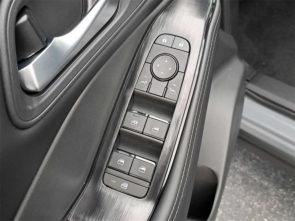 2026 Nissan Rogue SV photo 21