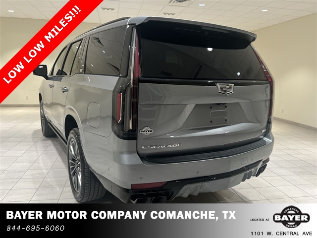 2023 Cadillac Escalade V-Series photo 2